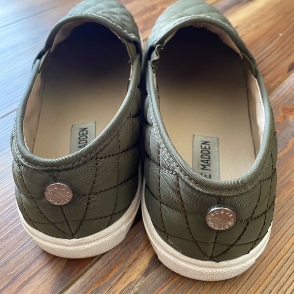 Steven Madden ECENTRCQ Slip ons // Green // Size 8.5 - Picture 4 of 8